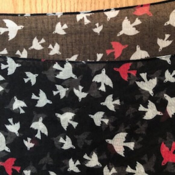 3/$15 Vintage 1990s OSFM Infinity Scarf White Red Birds on Black - Picture 3 of 5